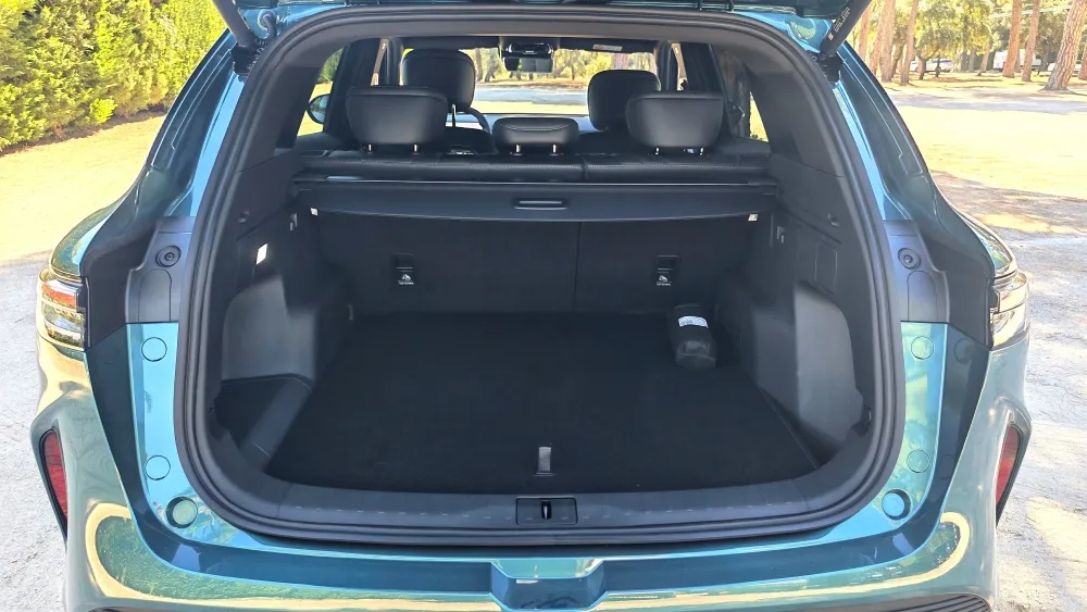 Lepas L8 1.040 km por 33.990 € y financiación gratis probamos el nuevo SUV híbrido que reta a BYD y MG (3)
