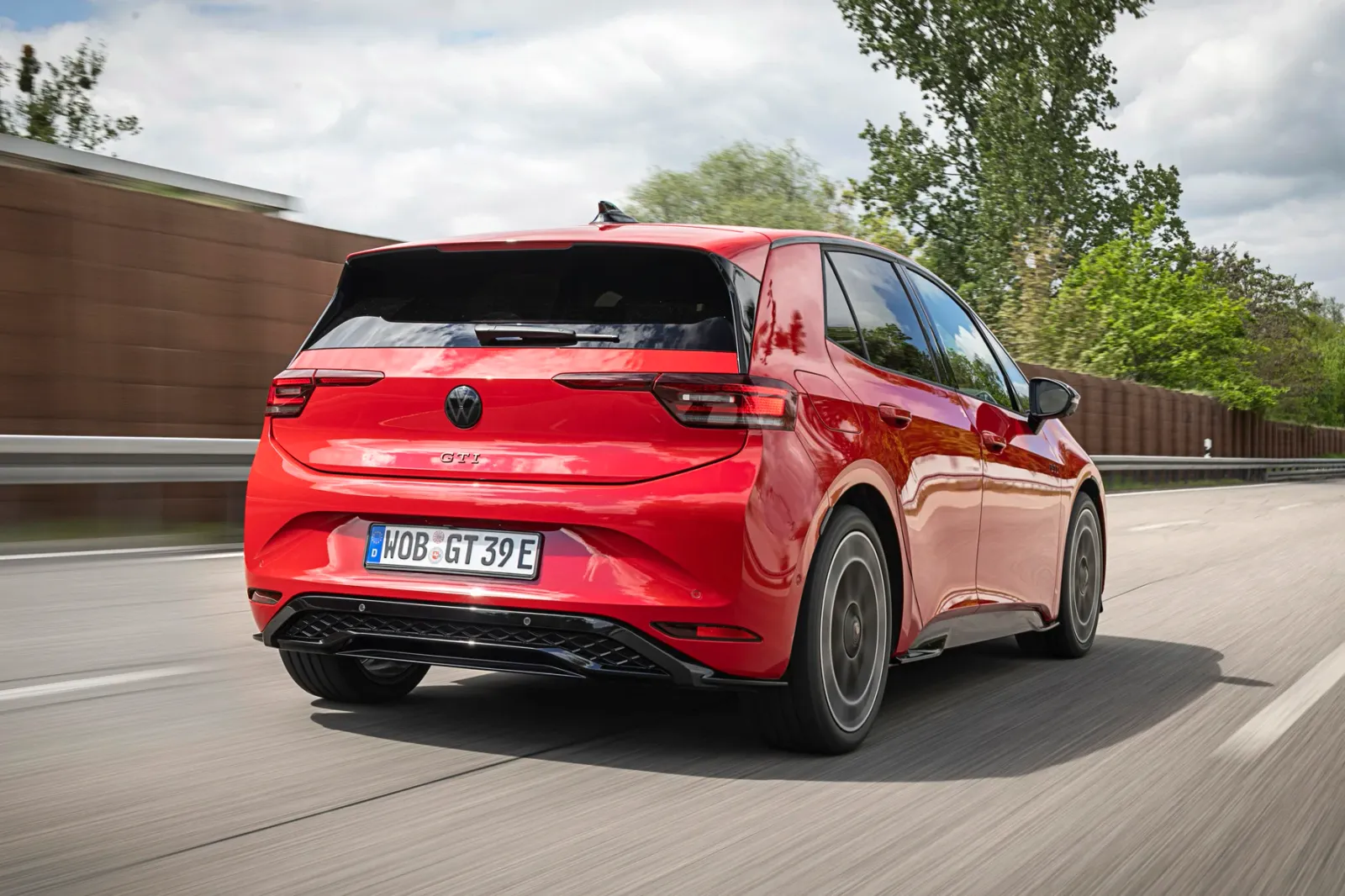 326 KM e tracción trasera. ¡Volkswagen aún no ha tenido un “deportivo” así! - DB2026AU00614 medium