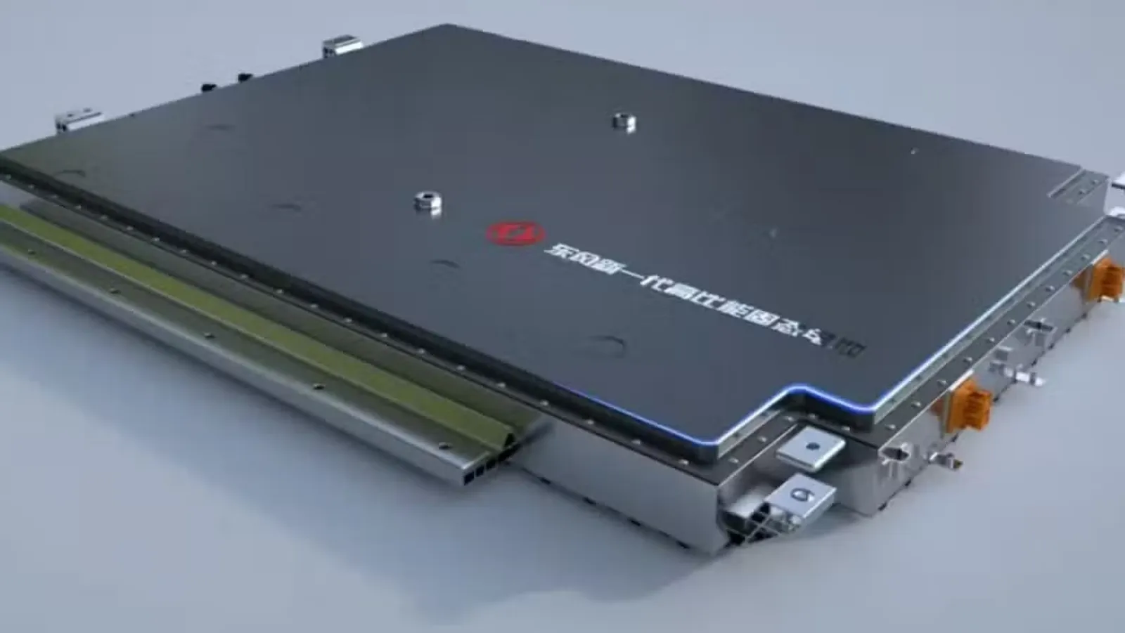350 Wh/Kg e 1.000 km di autonomia: le batterie ibride (solido-liquido) di Dongfeng che arriveranno in Europa con Stellantis
