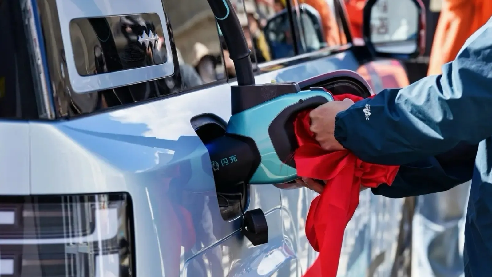 44 minutos cargando un coche eléctrico y una factura de 360 euros: el error estaba en algo que muchos conductores dan por hecho