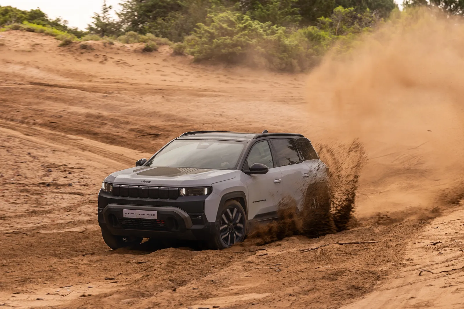 4WD-Jeep-Compass-off-road
