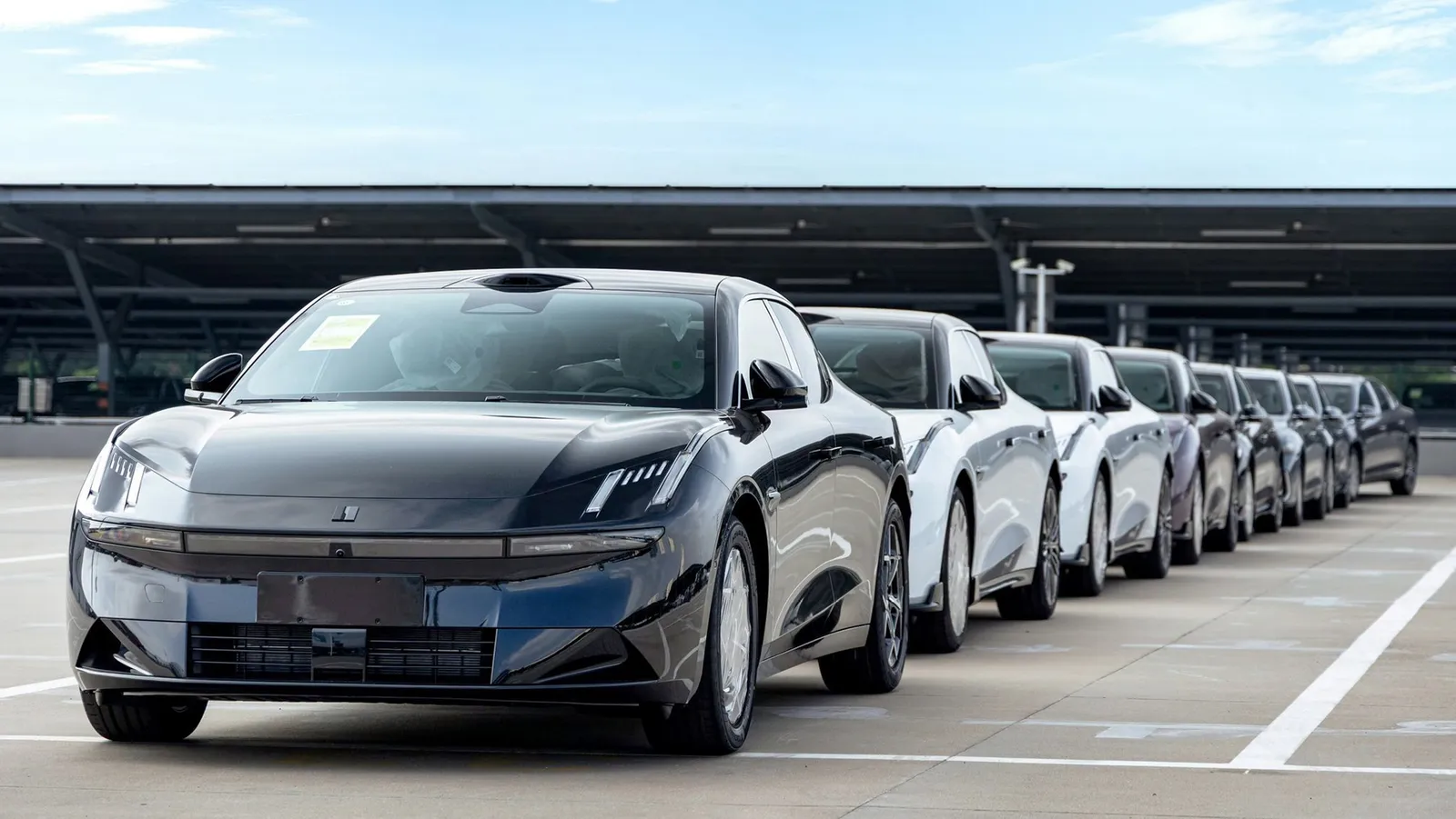A partir de 2027, Volvo apadrinará a 'su prima china' en Europa: si quieres un Lynk & Co, sólo podrás comprarlos en sus concesionarios