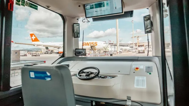 autonomer Bus am Flughafen Zürich 1