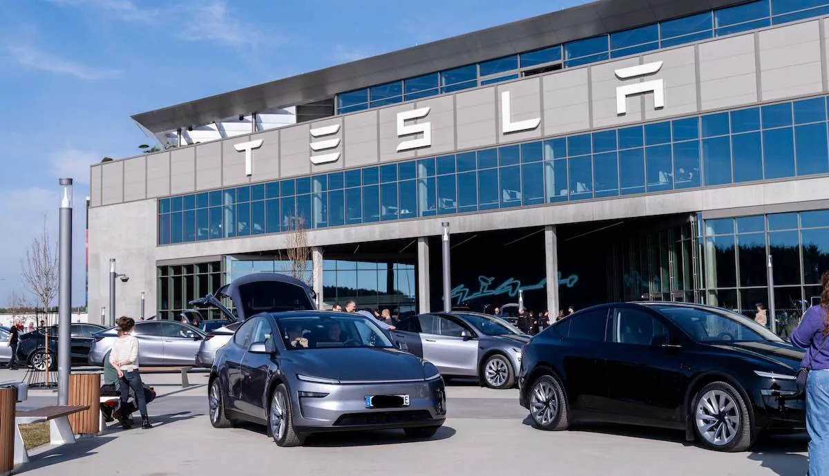 Attualmente: le vendite tedesche di Tesla, dopo il calo di luglio, a agosto sono nuovamente più che raddoppiate