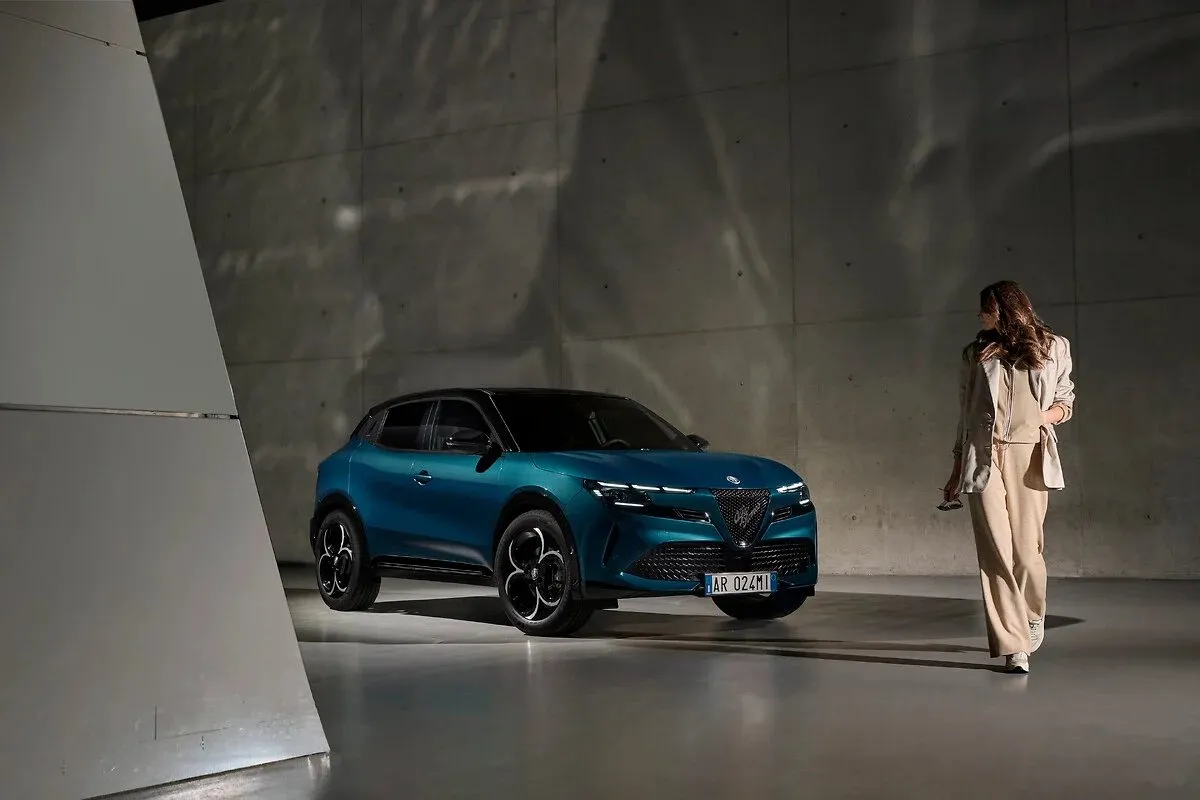 Alfa Romeo Junior Elettrica: Welchen Preis sollte man tatsächlich je nach gewählter Version einplanen?