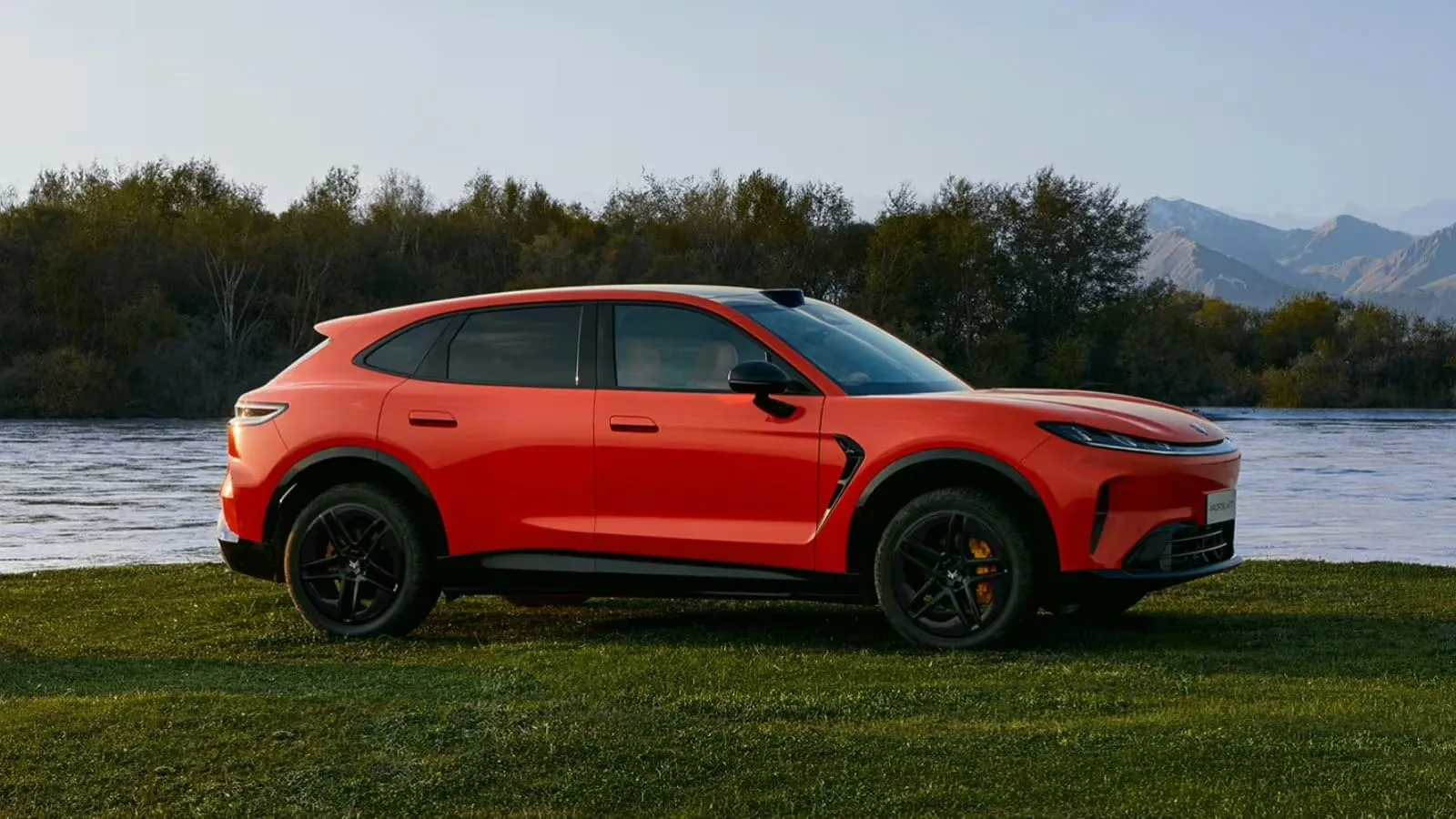 El Arcfox Alpha T7 tiene un precio inicial de 132 800 yuanes. Es un gran SUV con sistema EREV o BEV, y ya ha recibido 30 mil pedidos por hora.