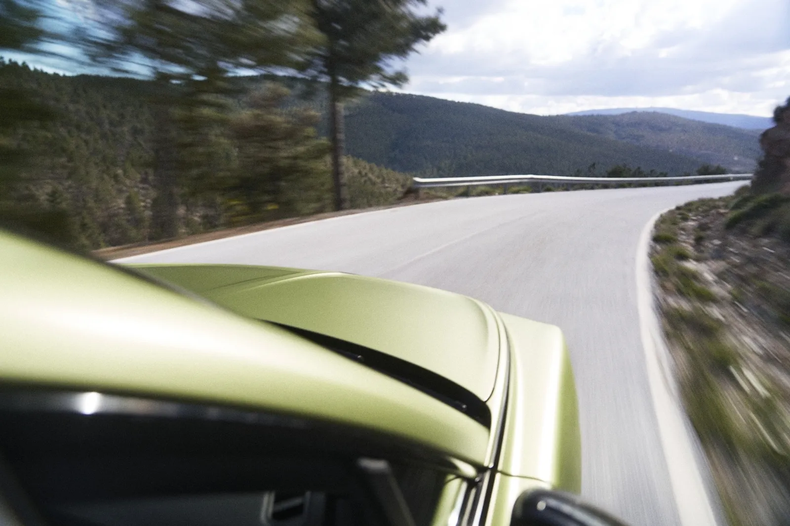 Bentley Torcal dostanie 850 KM i przyspieszenie poniżej 3,0 s. To PPE jak w Porsche, tylko po bentleyowsku