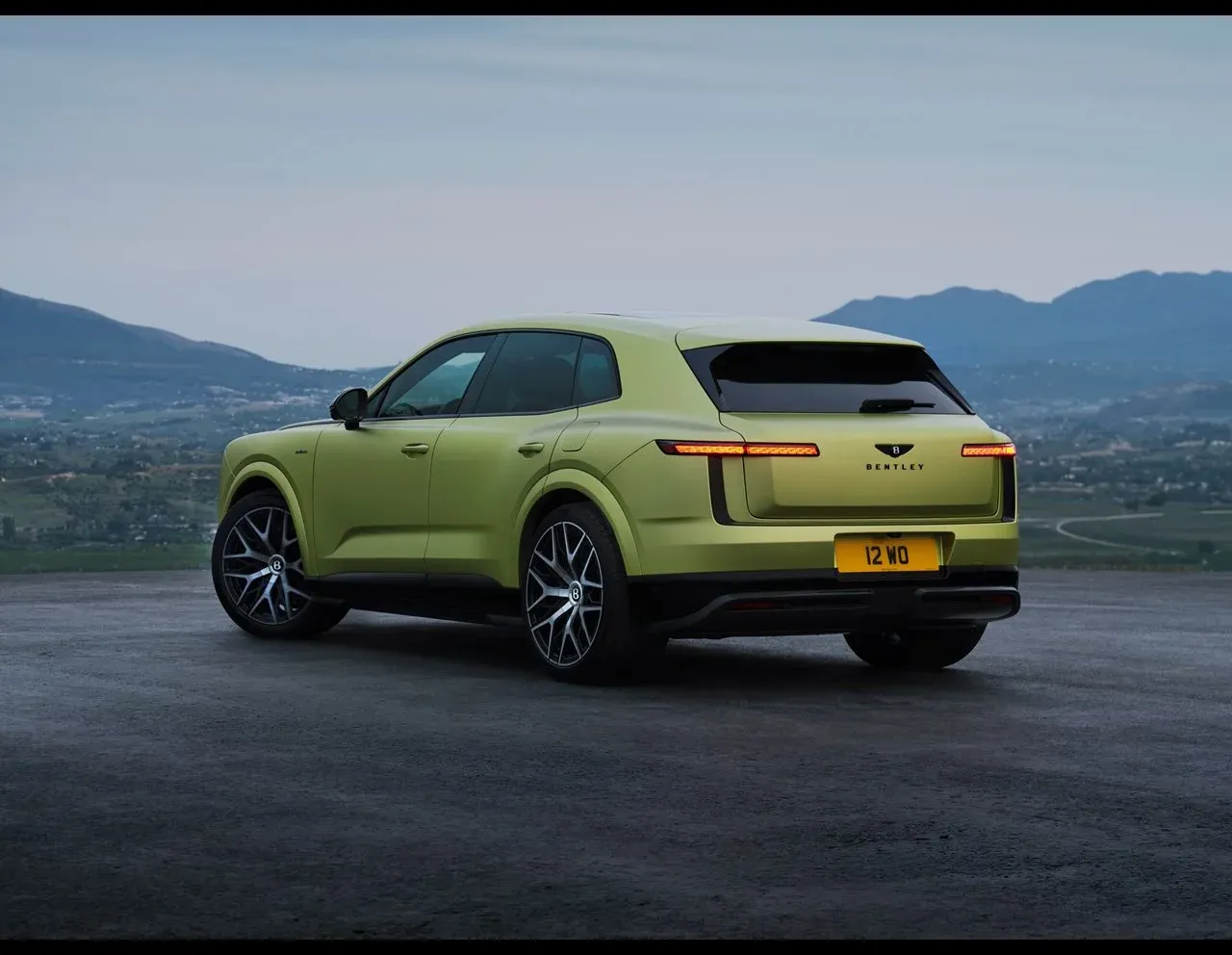 O Bentley Torcal é o primeiro modelo elétrico da marca. Possui 888 CV e autonomia de 600 km - Bentley Torcal 2