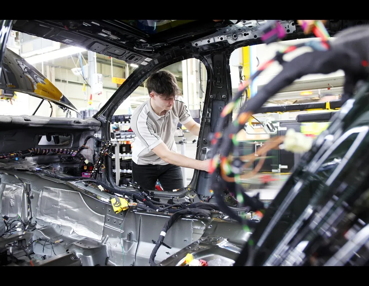O Bentley Torcal é o primeiro modelo elétrico da marca. Possui 888 CV e alcance de 600 km - Bentley fabryka 3