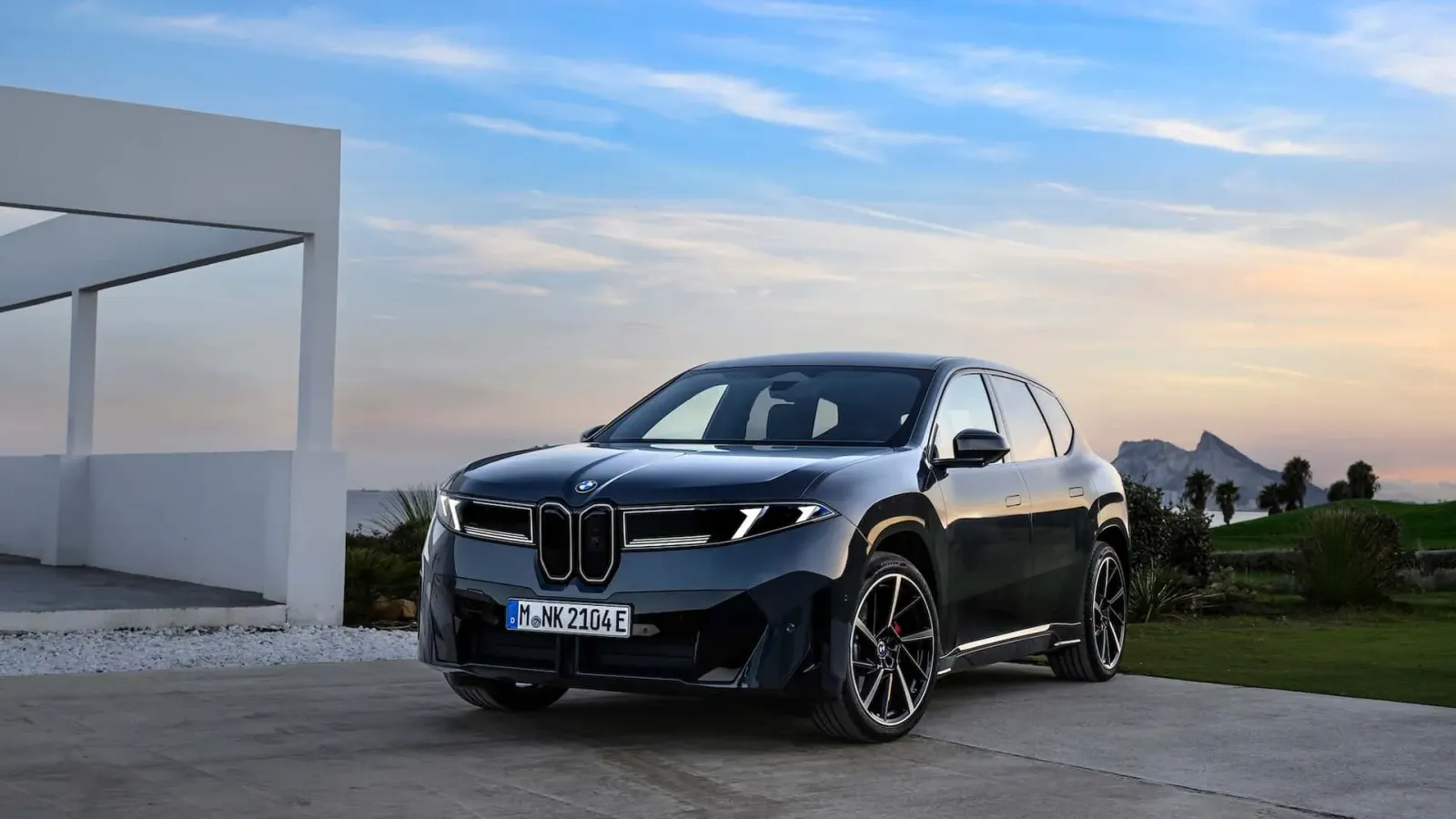 BMW iX3 zebrało 100 tys. zamówień w Europie. Co trzecie EV BMW to dziś właśnie ten model
