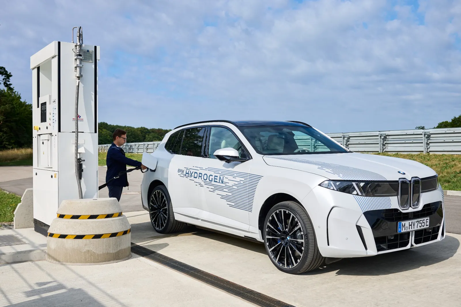 BMW iX5 Hydrogen: Erprobung des kommenden Wasserstoff-SUV läuft