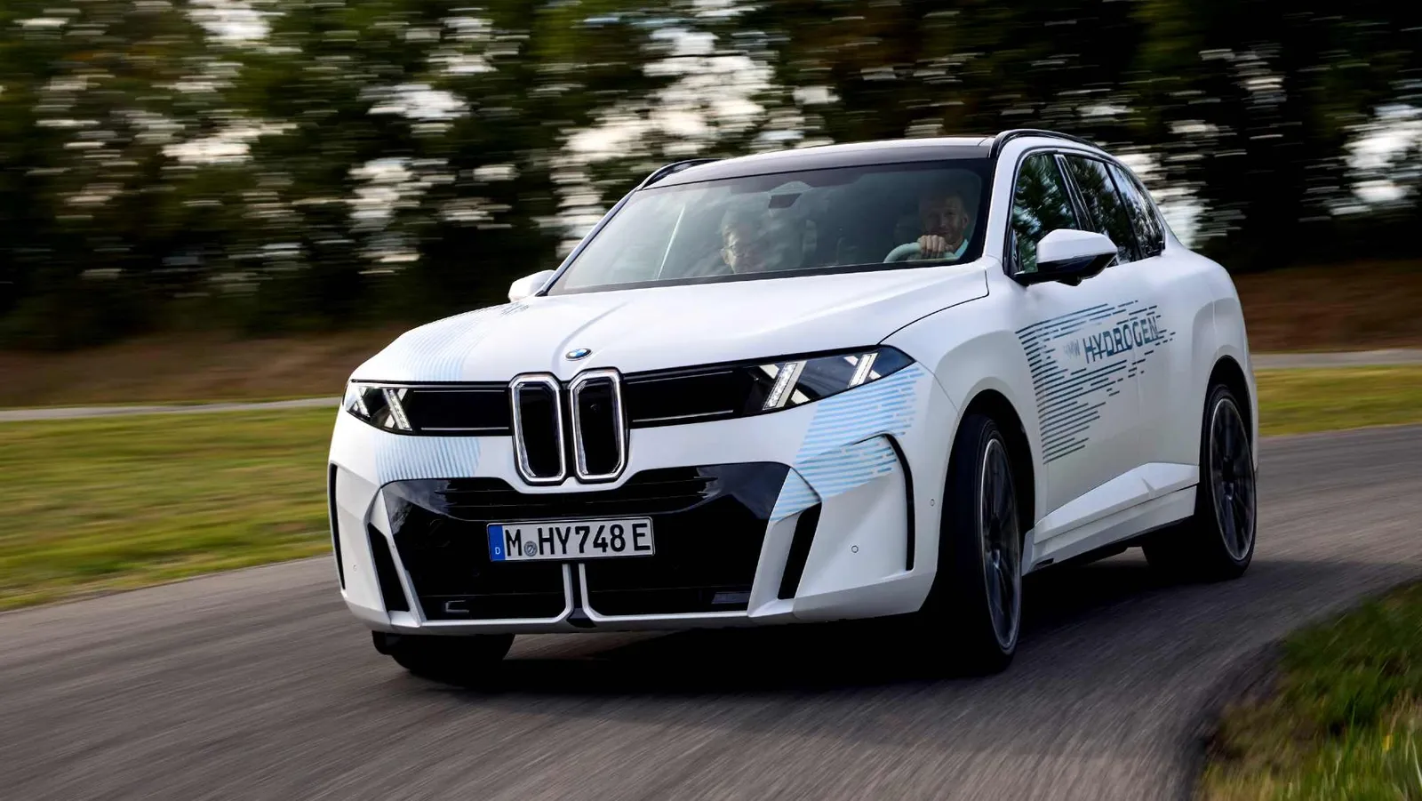 BMW prepara su SUV de hidrógeno para la producción en serie: 750 km de autonomía y menos de 5 minutos para repostar