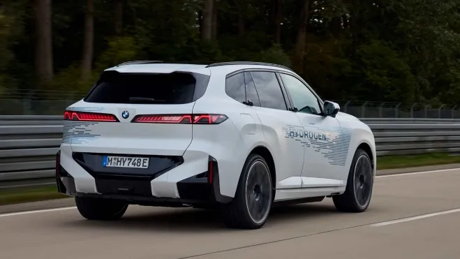 BMW iX5 Hydrogen 1