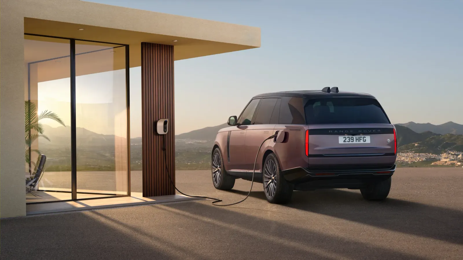 Brytyjska ikona motoryzacji teraz na prąd. Range Rover Electric ma 550 KM i wielką baterię