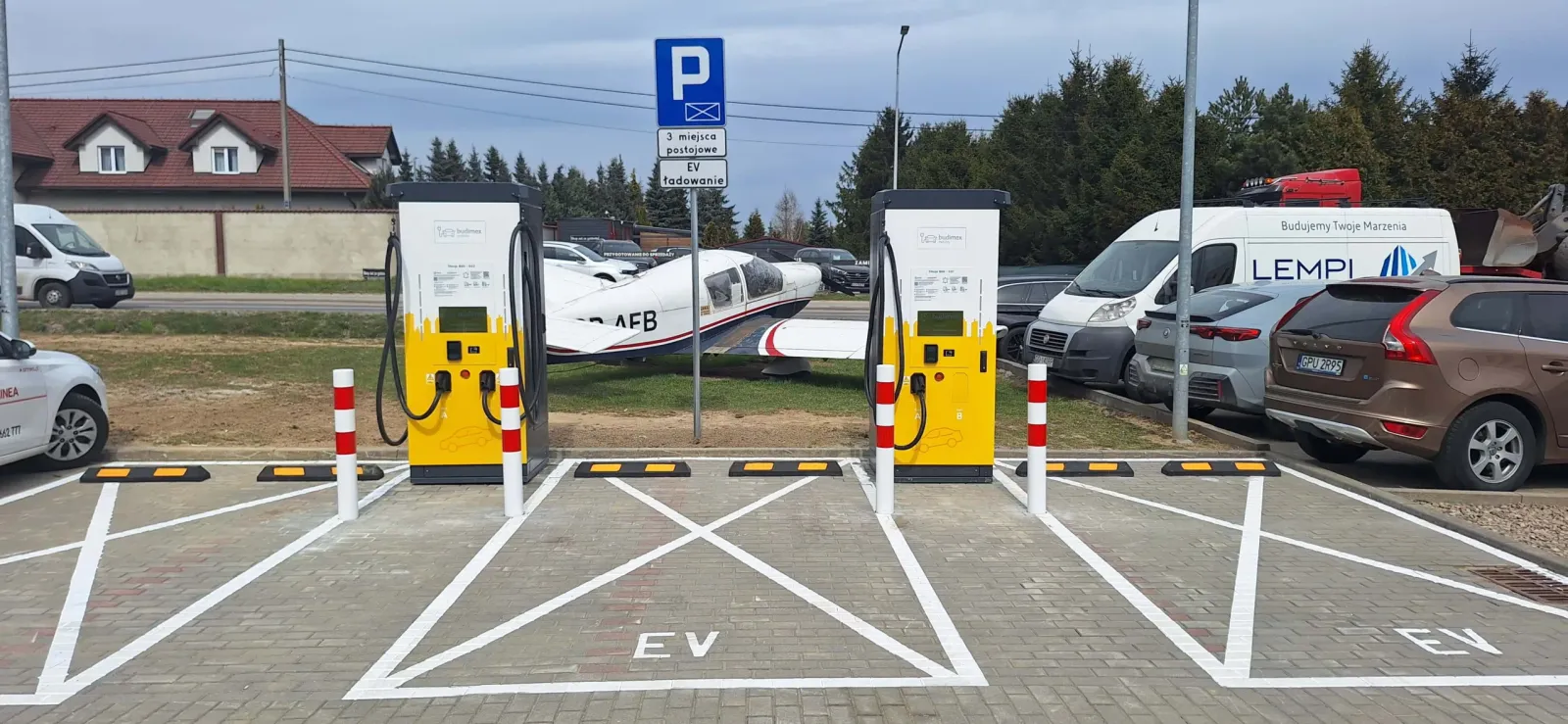 Budimex Mobility przedłuża promocję do 30 września 2026. AC po 1,56 zł, DC po 1,80 zł/kWh