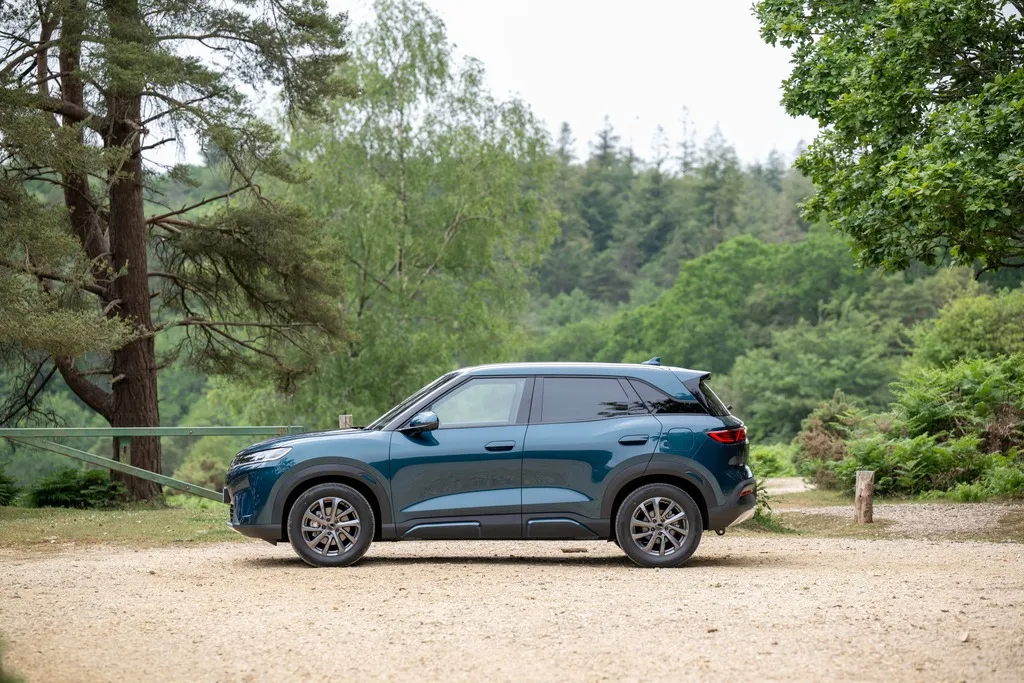 BYD Atto 2 DM-i side view