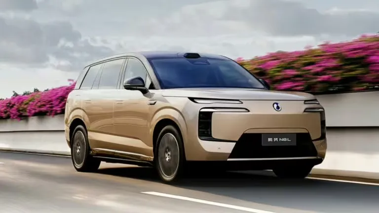 BYD Denza lança o sedã 100% elétrico N8L com autonomia de 960 km