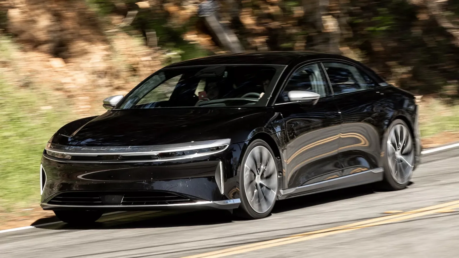 BYD Denza Z9S chega ao mercado com autonomia de 1100 km em uma única carga, segundo o padrão CLTC – 2024 Lucid Air Grand Touring 1