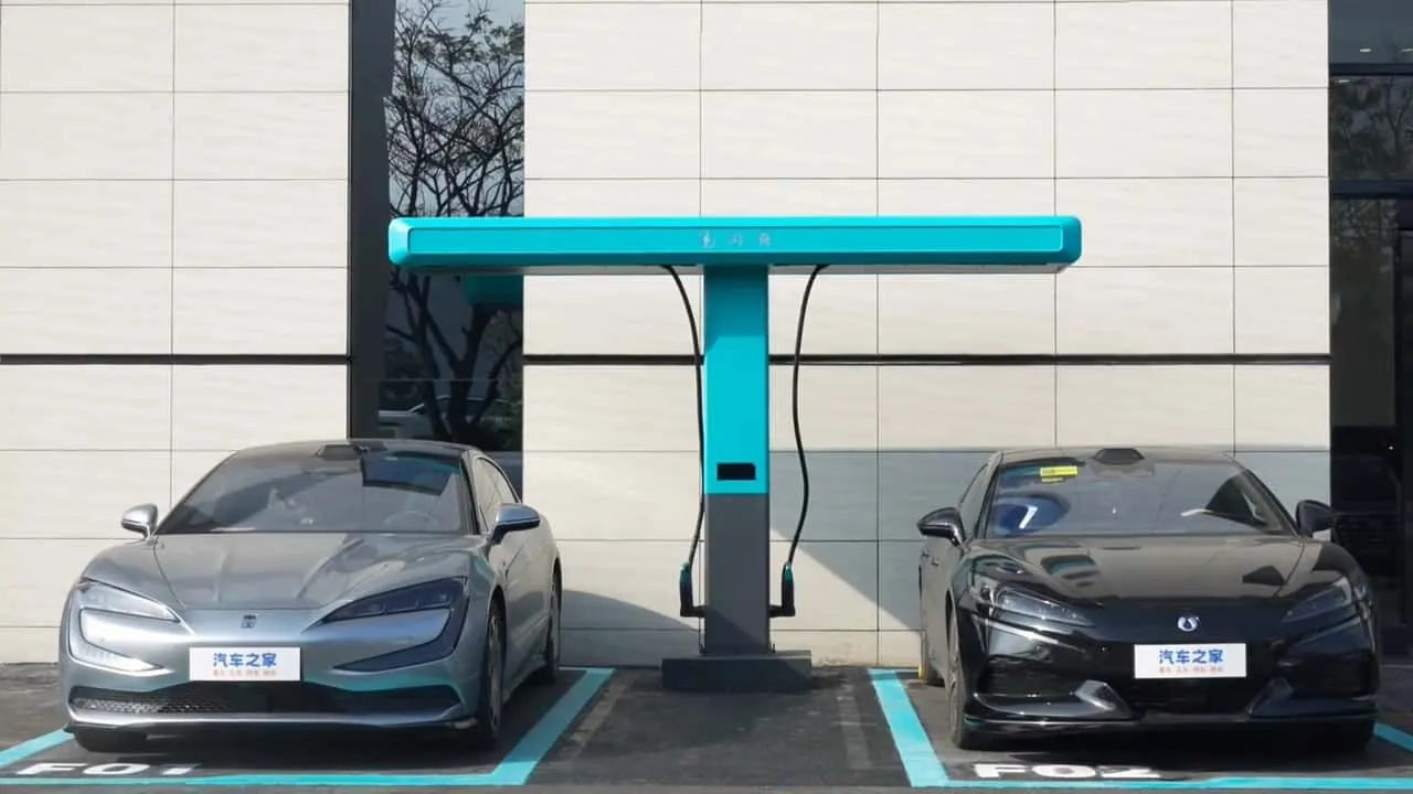 "La tecnologia Flash Charging è come una stazione di servizio". BYD