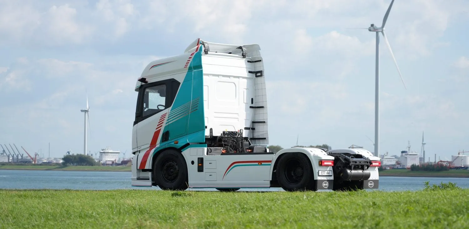 BYD pokazał ETT 44 z zasięgiem 600 km. Ciężarówka ładuje się mocą ponad 1,5 MW