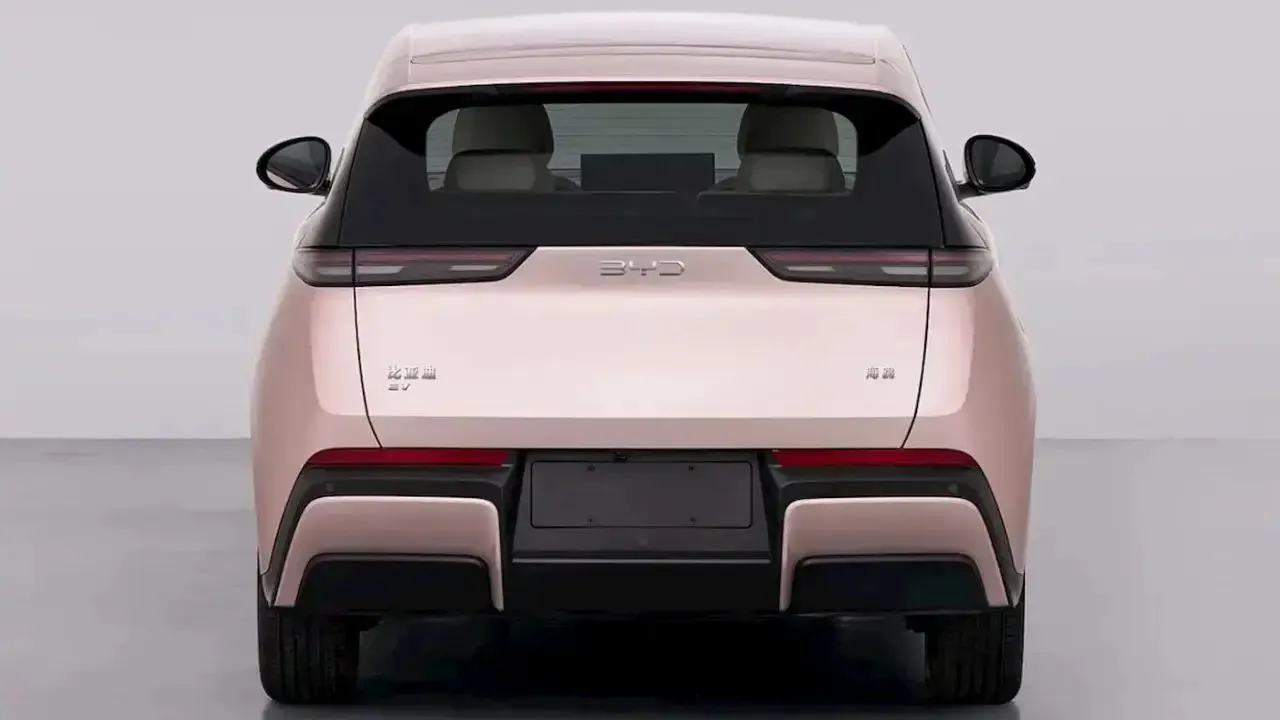 BYD responde a los Hyundai IONIQ 3 y Geely E2 con el Great Seagull, su nuevo utilitario eléctrico