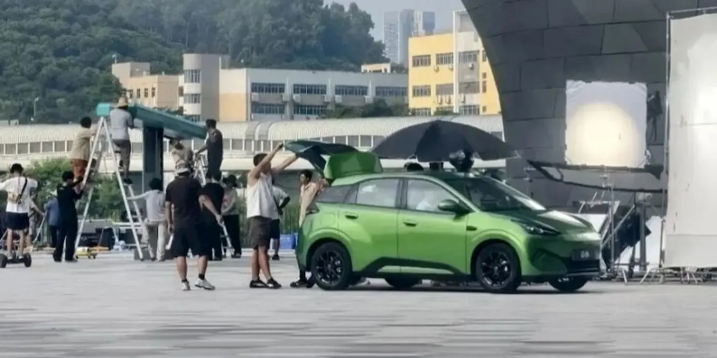 Le véhicule électrique de BYD à 10 000 dollars va bientôt avoir un grand frère, et voici notre première vue à son sujet [Images]