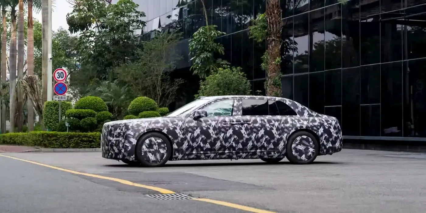 O novo carro elétrico ultra-luxuoso da BYD possui portas de estilo executivo e pode ser o primeiro a contar com baterias de estado sólido