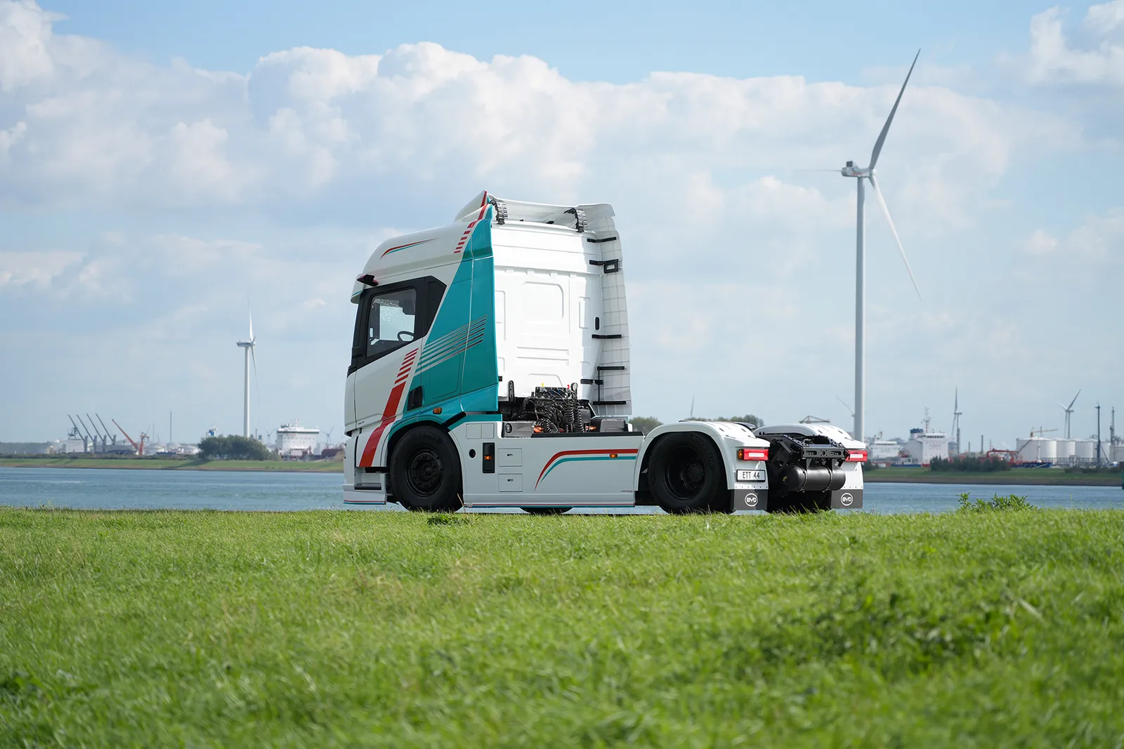 BYD präsentiert auf der IAA Lkw mit 372 Meilen Reichweite und 1,5 MW Ladegeschwindigkeit