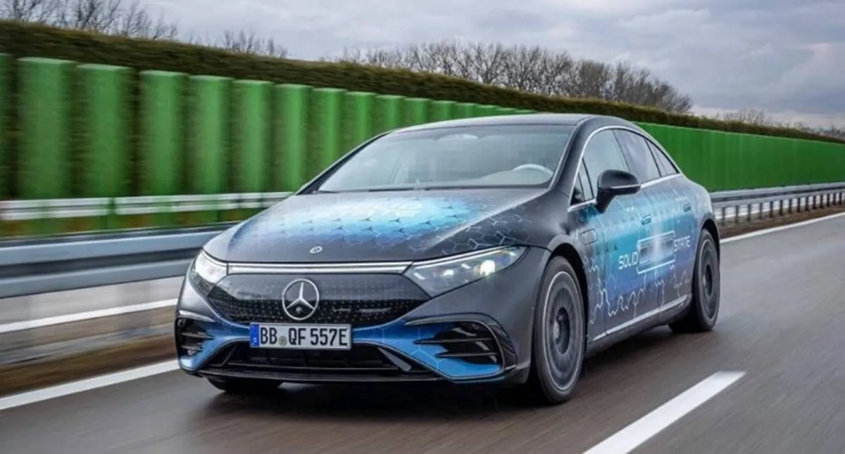 Carregamento de 5% a 80% em 6 minutos, 400 Wh/kg e autonomia de 1.000 km: assim é a nova bateria sólida da Prologium e da Mercedes