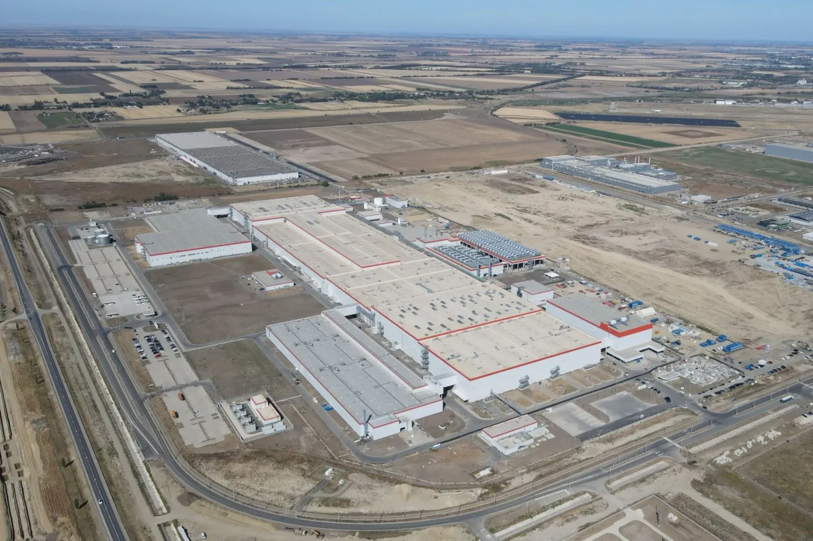 A CATL inicia em Debrecen a produção de teste de células de bateria