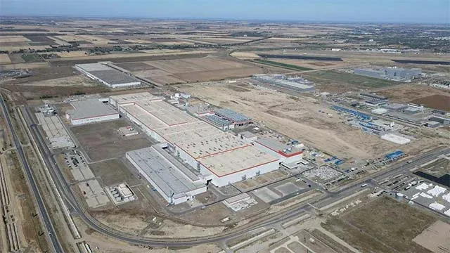 A CATL inicia a produção de células na Hungria. Debrecen se torna a capital das baterias do Velho Continente.