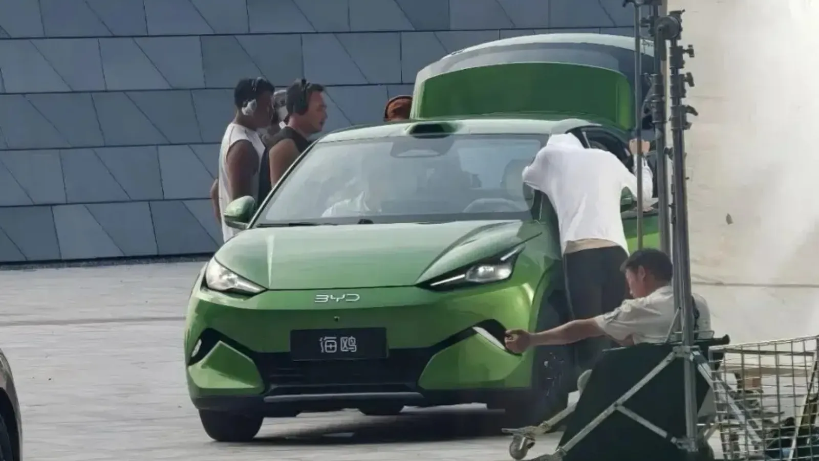 «Ловлять» новий Dolphin Surf: найменший електромобіль BYD стане більшим та матиме запас ходу до 340 км