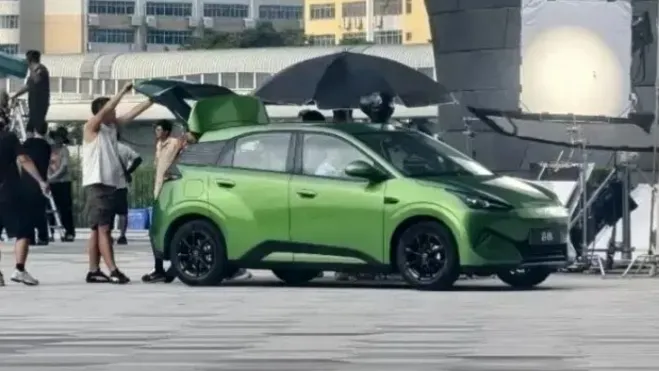 BYD Dolphin 2027 з боку