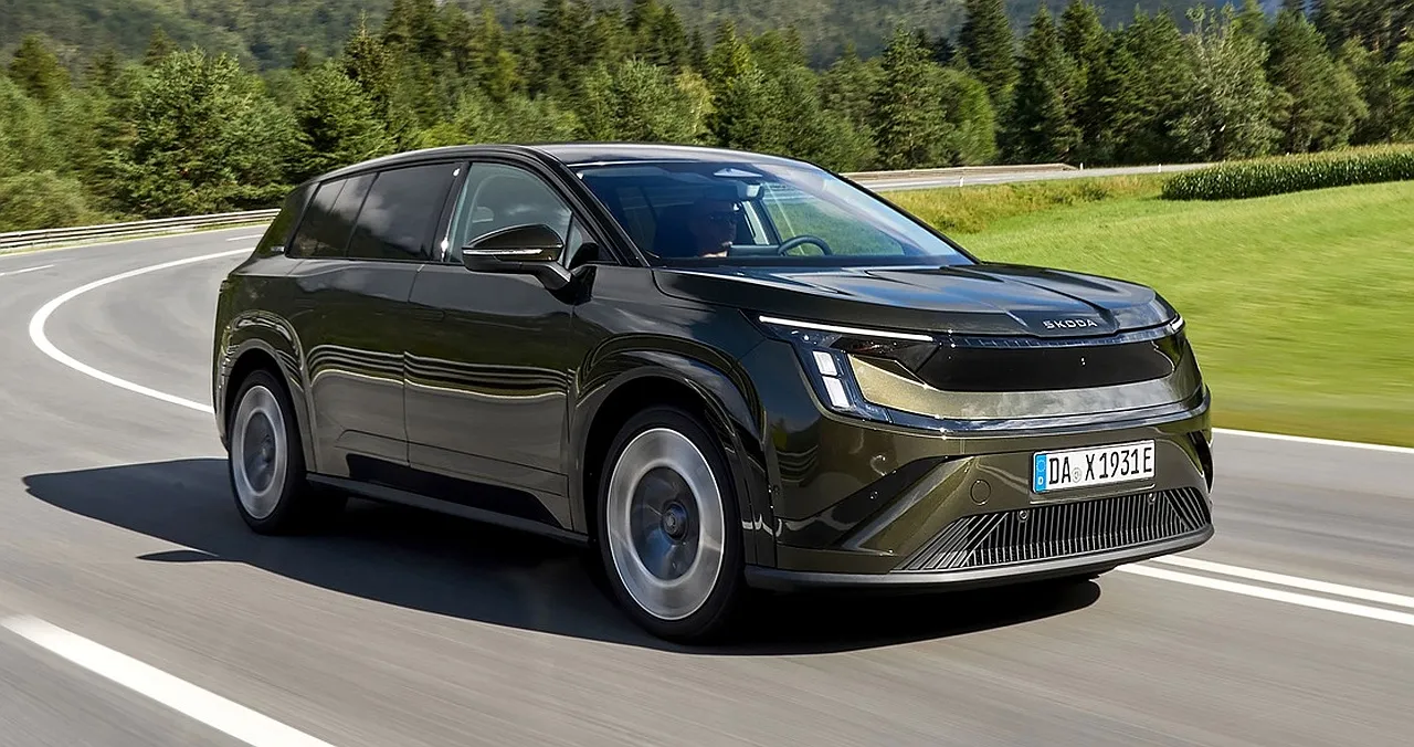 PREÇOS: Skoda Peaq, o maior carro elétrico da Skoda, a partir de 204.900 zł para 63 (59) kWh e a partir de 242.100 zł para 91 (86) kWh. Como D-SUV – assim é