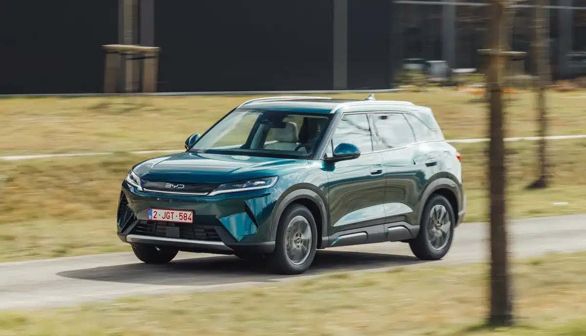 A China exorta a indústria automobilística europeia a resistir às barreiras comerciais da UE