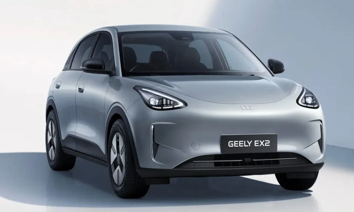 Geely EX2: l’auto elettrica cinese che vuole dominare il mercato europeo quest’estate