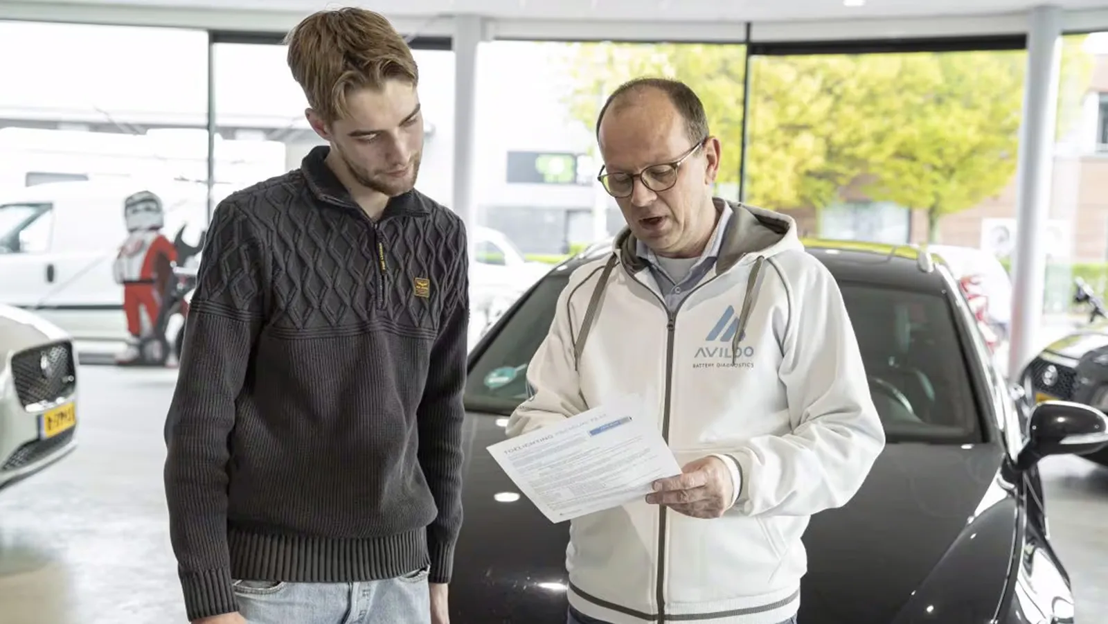Ele comprou um Volkswagen Passat híbrido recarregável com 349.575 km para testar o estado de sua bateria de 7,9 kWh e se surpreendeu.