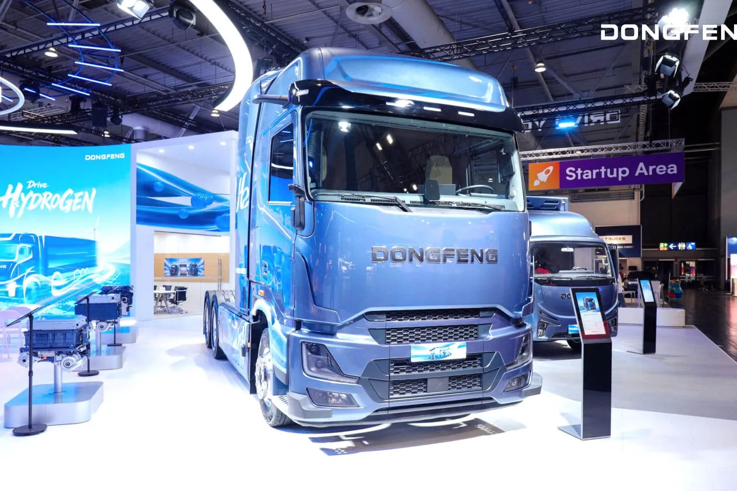 Зображення 2: Dongfeng електровантажівка FCEV H2 на виставці IAA Transportation