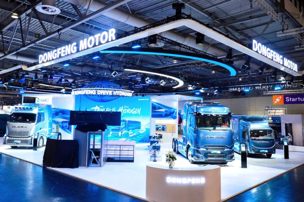 Dongfeng zeigt drei H2-Lkw und 400-kW-Brennstoffzelle