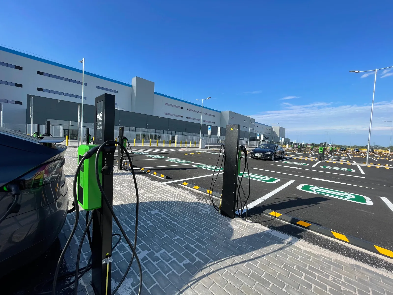 ECOFACTOR quer construir mais de 300 pontos na Polônia - WallBox
