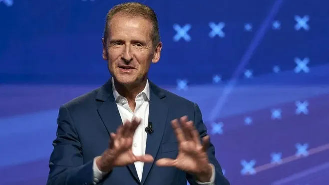 Herbert Diess, ex CEO del Grupo Volkswagen desde 2018 a 2022, fue el que animó al fabricante alemán a iniciar su transición a una marca de coches eléctricos.