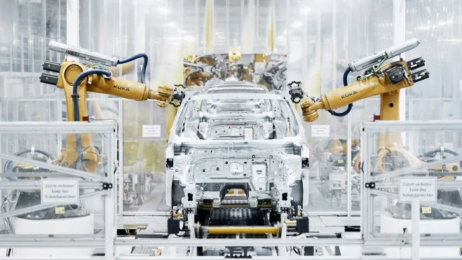Lo stabilimento di Volkswagen a Wolfsburg costretto a interrompere la produzione del Golf.