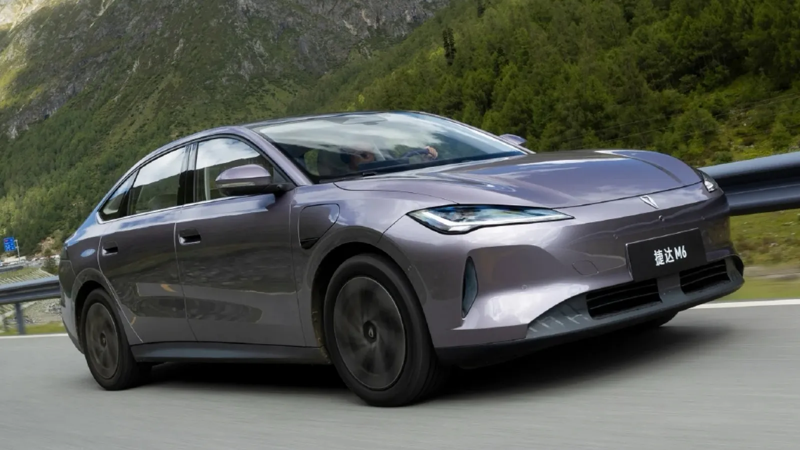 O mítico Volkswagen Jetta volta à vida como um carro elétrico de 4,8 metros e autonomia de 555 km por 10.500 €