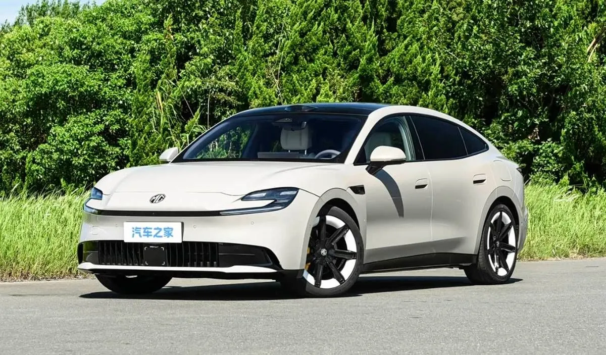 MG 07 elettrico: fino a 845 km di autonomia e una piattaforma a 800 V per rafforzare la concorrenza tra le berline