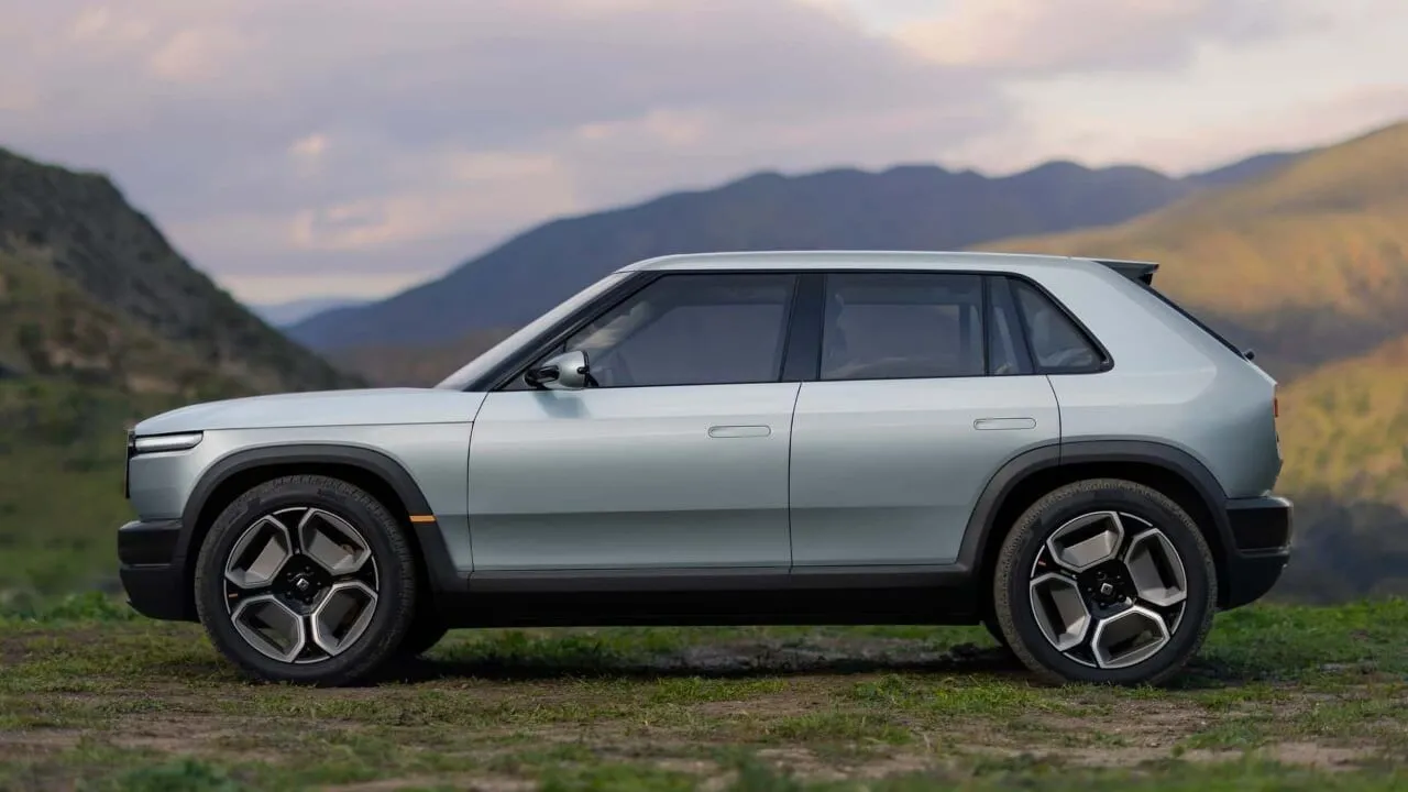 O novo Rivian parece um Golf 1 e tem como destino a Europa, com preço de 35.000 euros