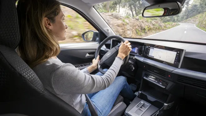 opel frontera híbrido elétrico potência preço autonomia 4