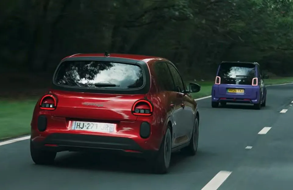 Il Renault Twingo affronta l’Honda Super-N: quale è l’auto elettrica più economica?
