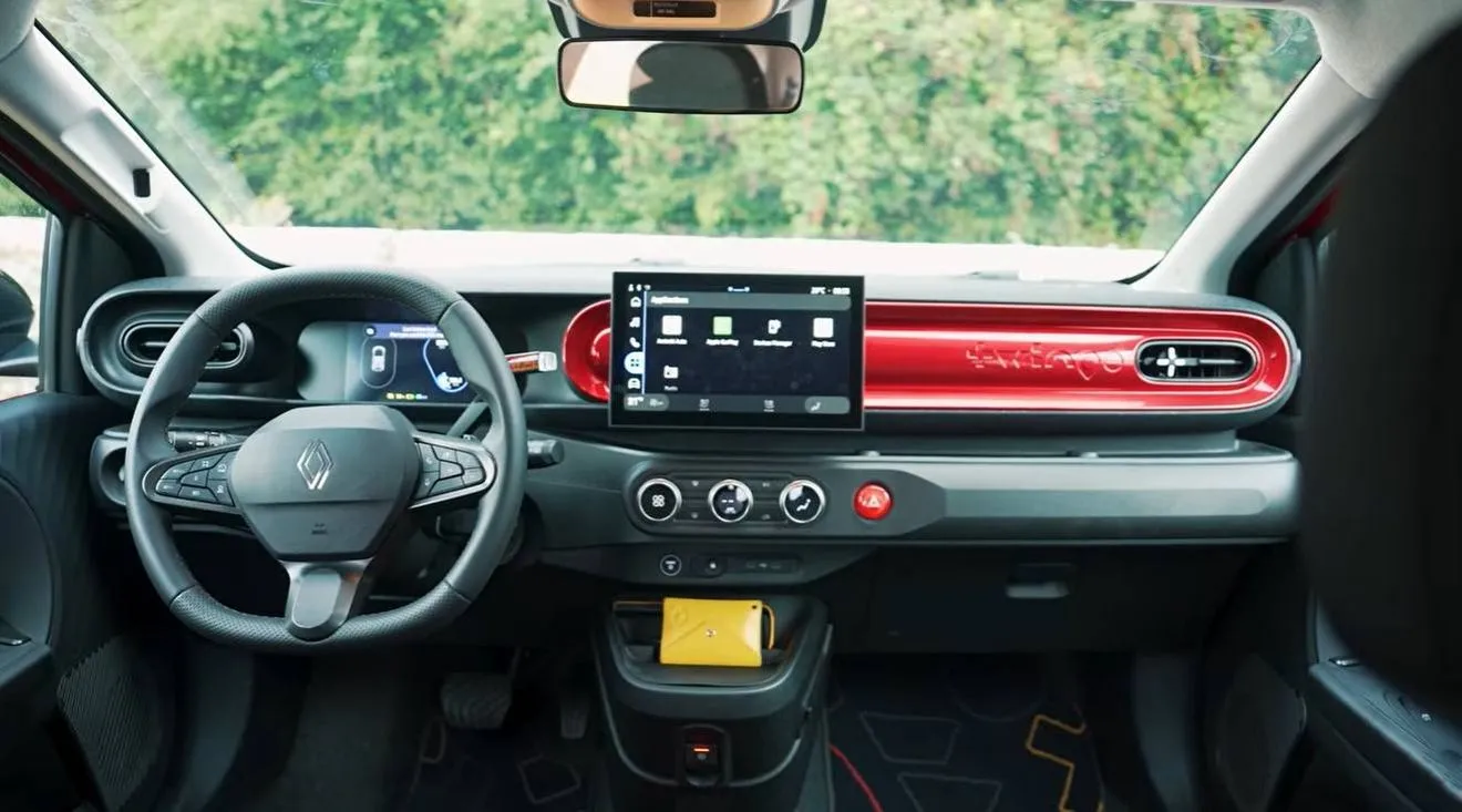 Il Renault Twingo affronta l’Honda Super-N: quale è la migliore auto elettrica economica?