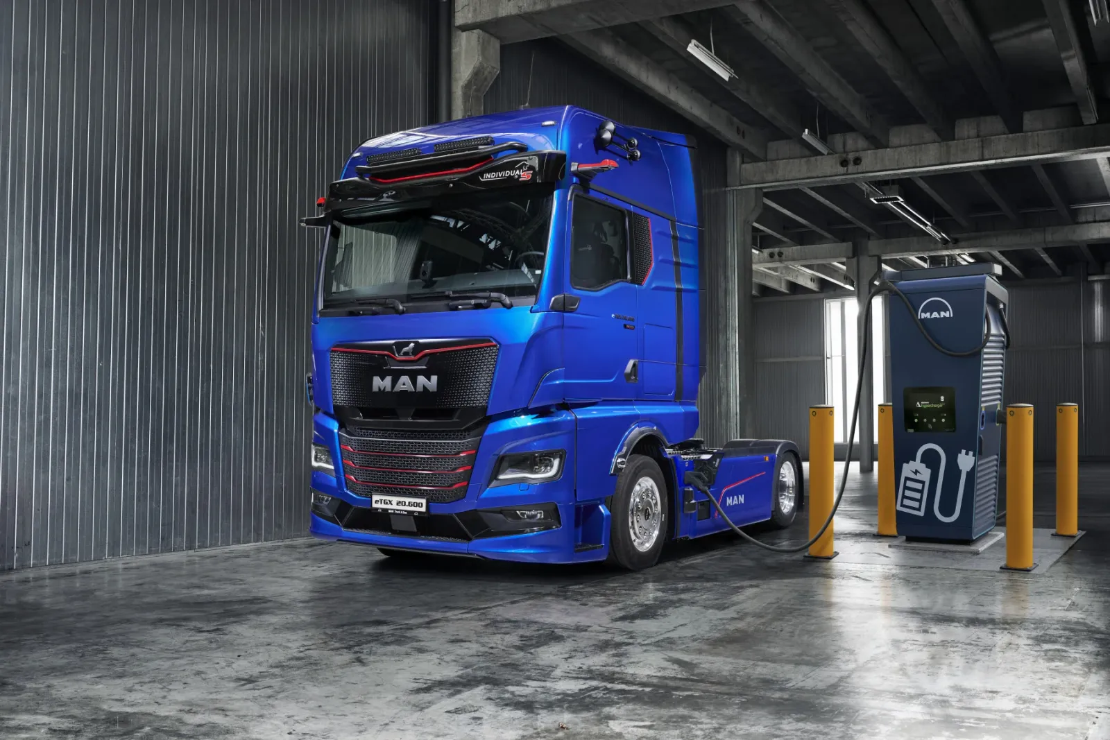 Caminhões elétricos em ofensiva. T&E: já hoje superam os diesel, e a IAA mostra por quê - Fotos de caminhões elétricos da MAN