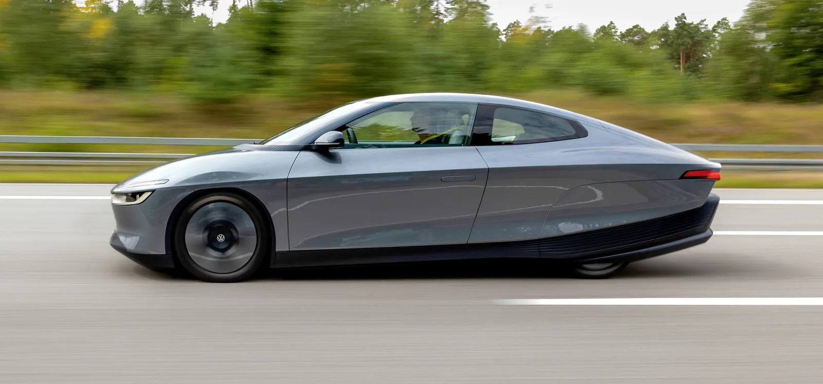 Elektryczny Volkswagen XL1, czyli VW Mission Efficiency. Bateria ~58 (54,9) kWh, prawie 1 280 km z jednym ładowaniem